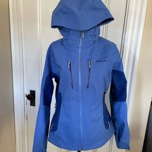 Women’s L h2no Patagonia ski jacket. Loved with plenty of life left.